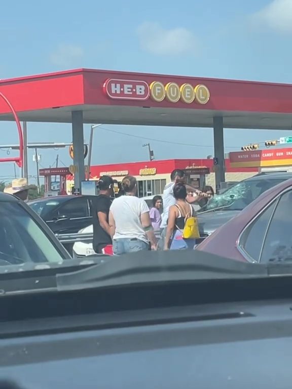 Kind in Texas unter der Sonne in Auto eingesperrt