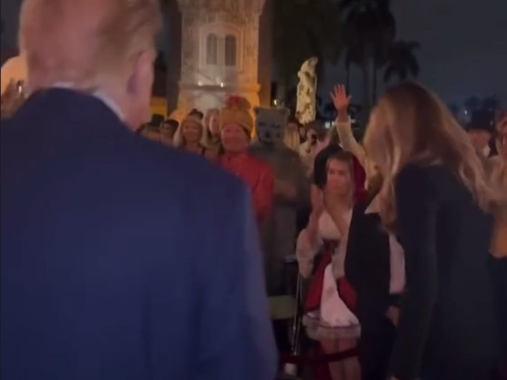 Melania Trump reaparece en público con Donald