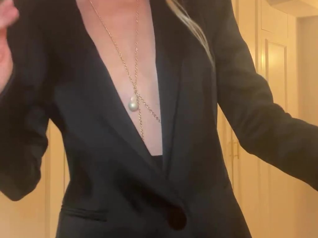 La desastrosa elección de vestido de Georgia Toffolo: los senos se exhiben en las redes sociales