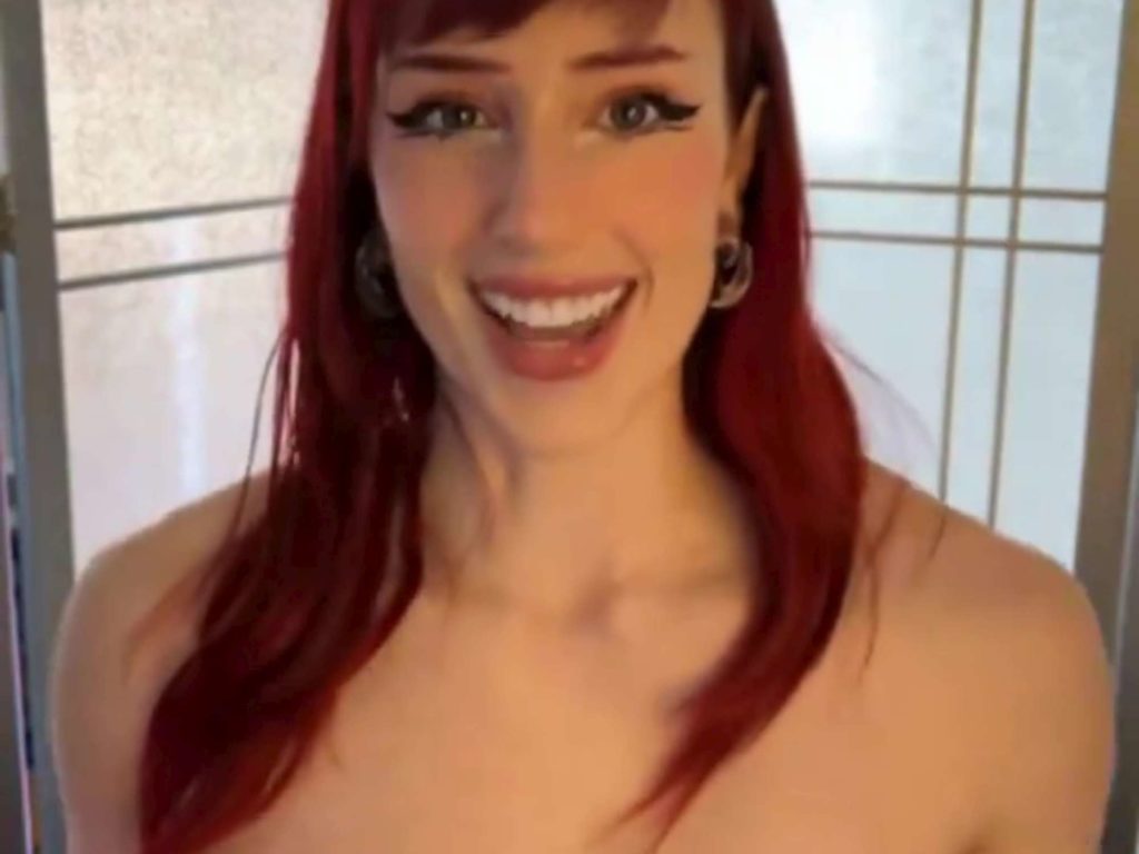 Streamer va en vivo desnuda, expulsada de Twitch: pero ella explica el truco