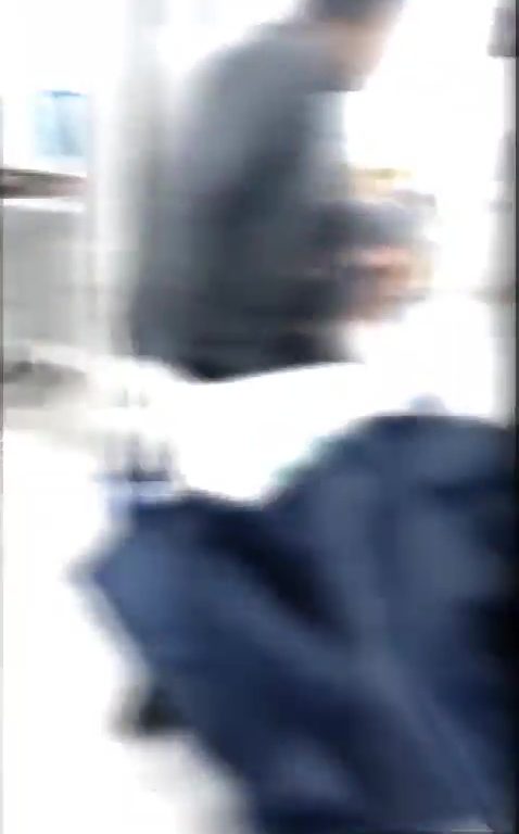 Junge totgeglaubte Frau wacht in Leichenschautasche auf: schockierendes Video