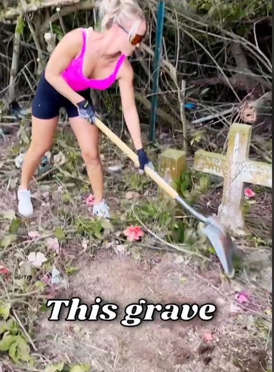 De ama de llaves a influencer, en top y shorts limpia tumbas en los cementerios: pero es controvertido