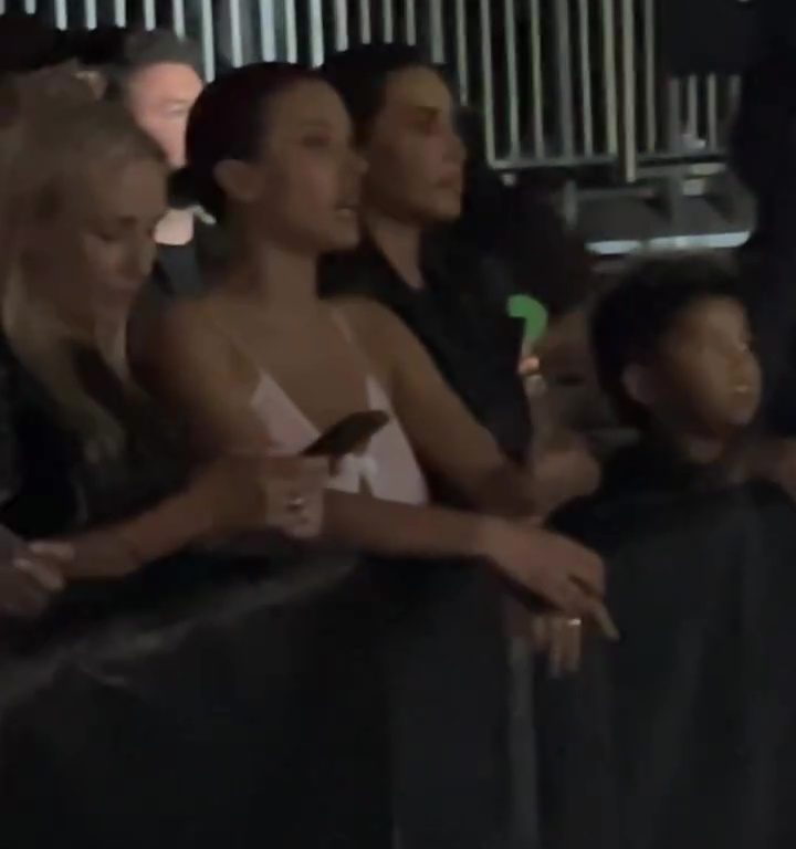 Kim Kardashian y Bianca Censori juntas en el concierto de Kanye West