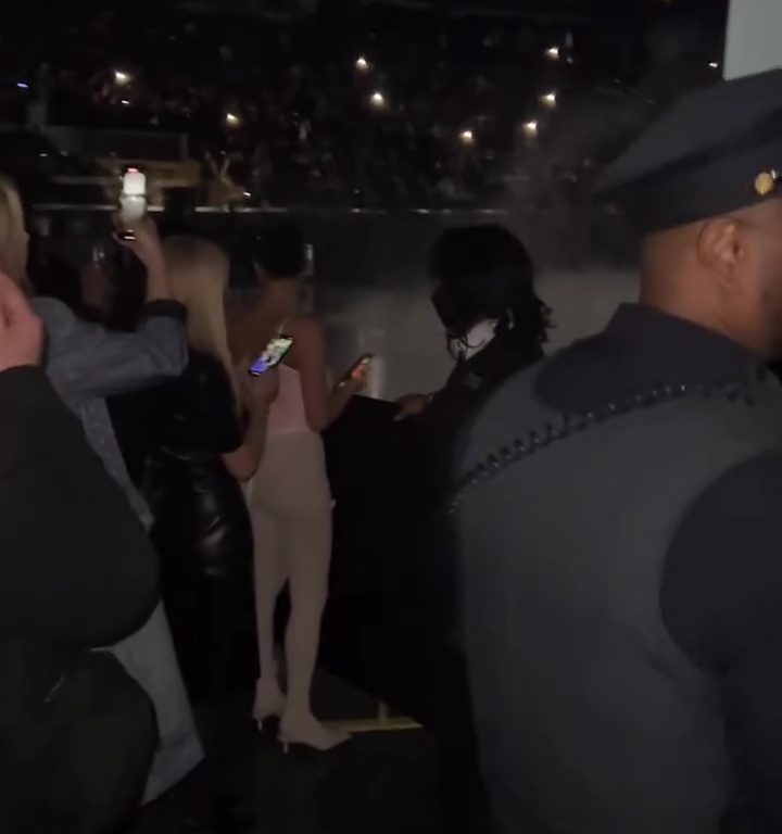 Kim Kardashian und Bianca Censori zusammen beim Konzert von Kanye West