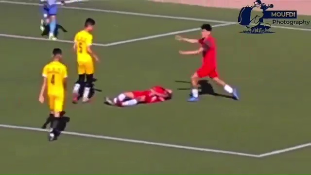 Patada en el estómago durante un choque de partido: muere futbolista de 17 años