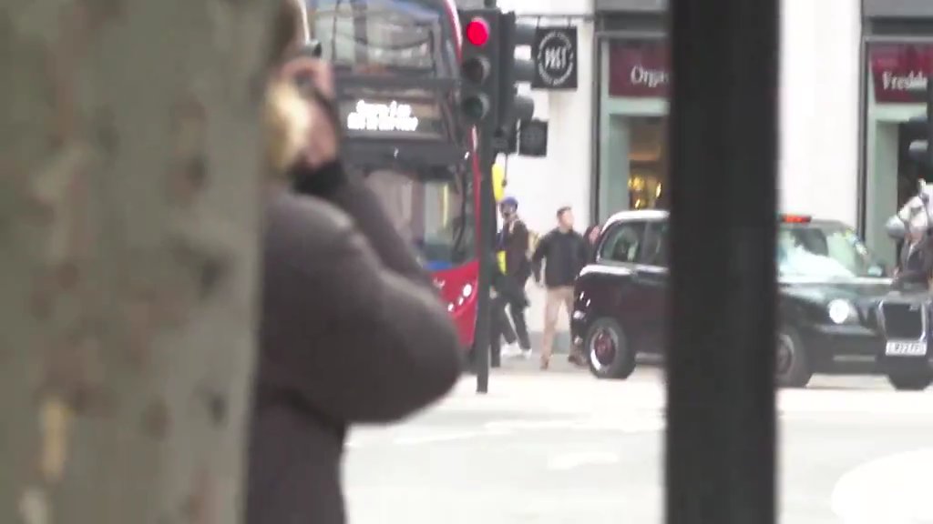 Sie lösen in einem Londoner Video Panik aus
