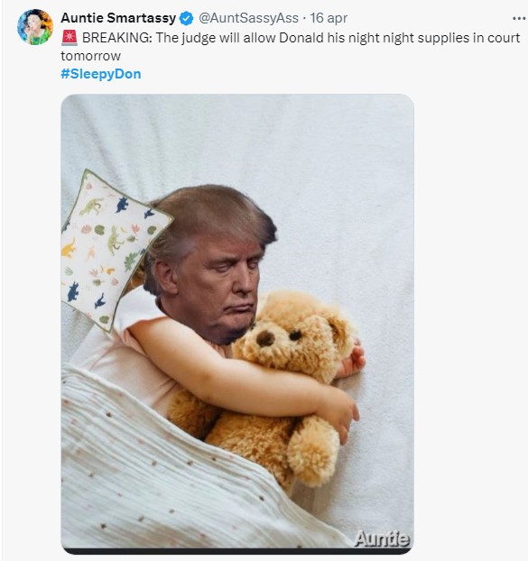 Donald Trump se queda dormido en la corte y se convierte en el meme del "Don somnoliento"