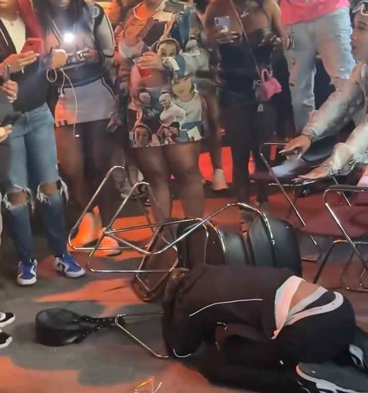 Palmadita en el trasero de la rapera Stunna Girl durante un concierto: estalla una pelea