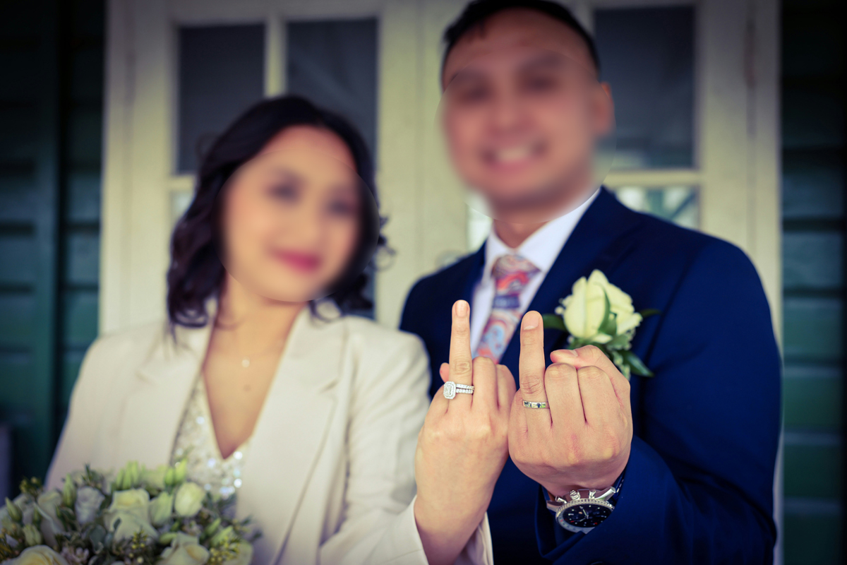 12 Tage nach der Hochzeit erfährt er, dass seine Frau ein Mann ist: Er vermeidet Sex mit bizarren Ausreden