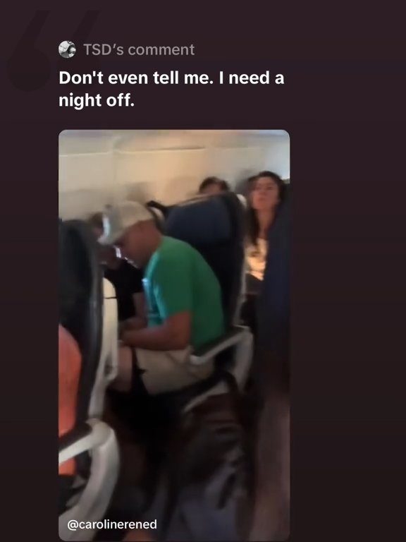 Er macht im Flugzeug Liebe mit einem Fremden, TikToker filmt es und lässt seine Frau es entdecken