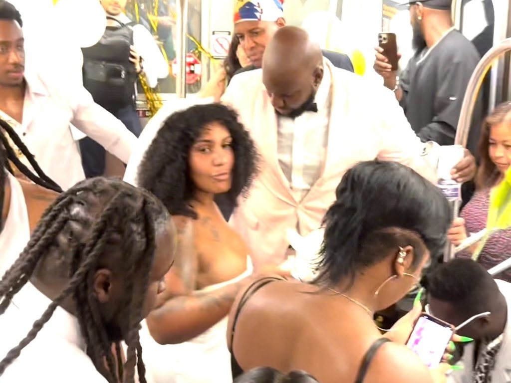 Ein Paar ohne Geld plant eine erfolgreiche U-Bahn-Hochzeit