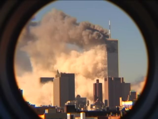 11. September 2001, unveröffentlichtes Video erscheint: nie gesehener Winkel des Einsturzes