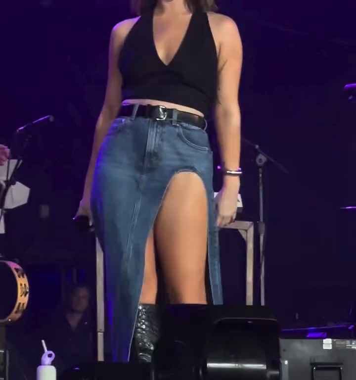 Metedura de pata en el escenario de Maren Morris, canta sin bragas y su video se vuelve viral