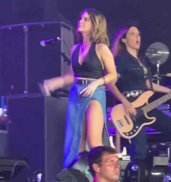 Metedura de pata en el escenario de Maren Morris, canta sin bragas y su video se vuelve viral