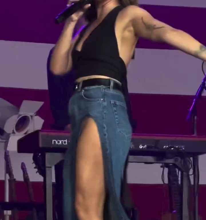 Metedura de pata en el escenario de Maren Morris, canta sin bragas y su video se vuelve viral