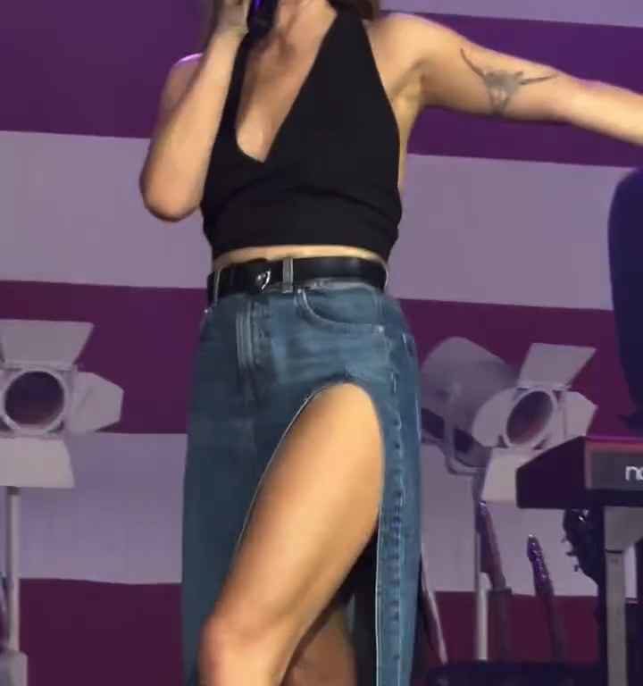 Metedura de pata en el escenario de Maren Morris, canta sin bragas y su video se vuelve viral