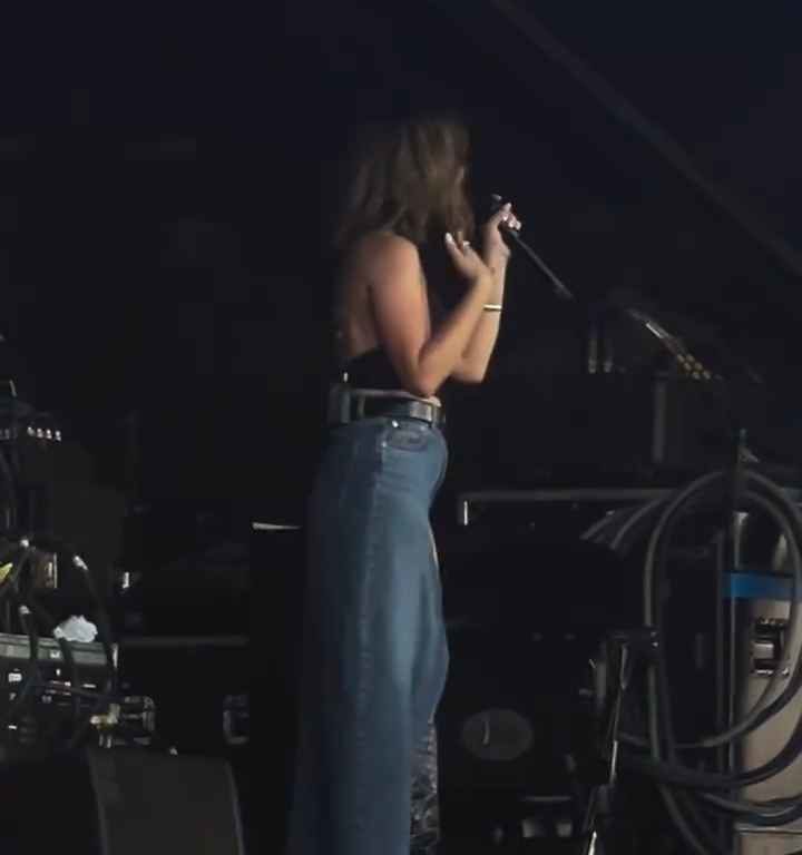 Metedura de pata en el escenario de Maren Morris, canta sin bragas y su video se vuelve viral