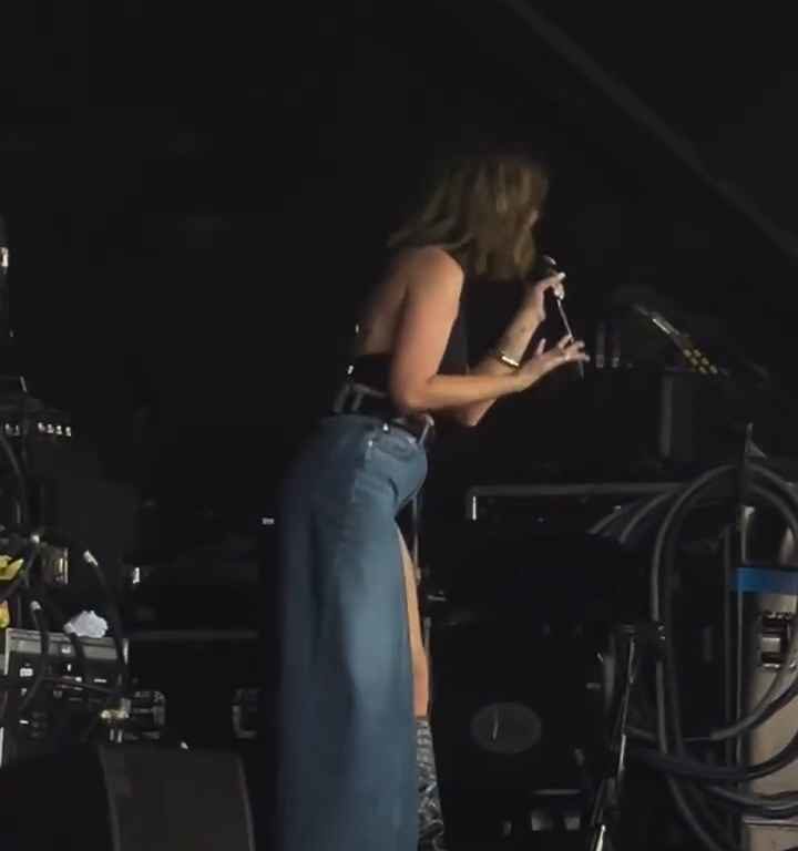 Metedura de pata en el escenario de Maren Morris, canta sin bragas y su video se vuelve viral