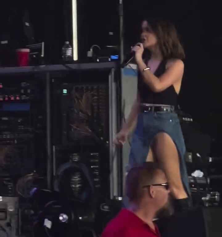 Metedura de pata en el escenario de Maren Morris, canta sin bragas y su video se vuelve viral