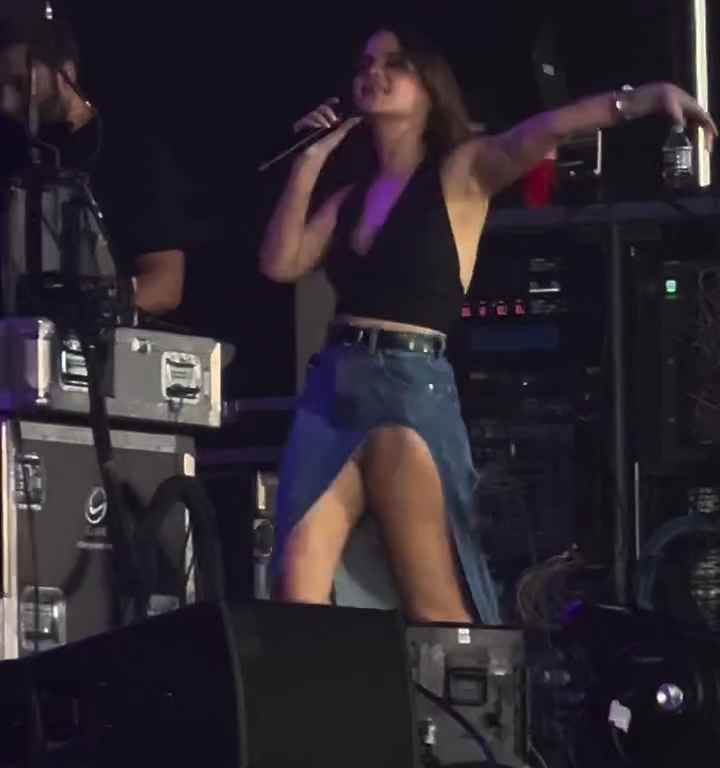 Metedura de pata en el escenario de Maren Morris, canta sin bragas y su video se vuelve viral