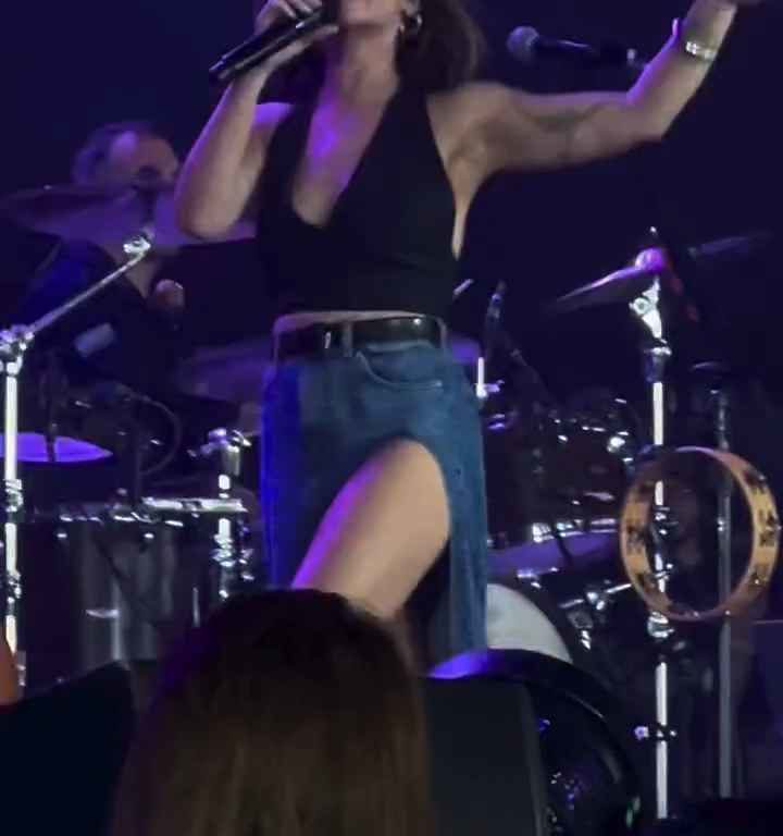 Metedura de pata en el escenario de Maren Morris, canta sin bragas y su video se vuelve viral