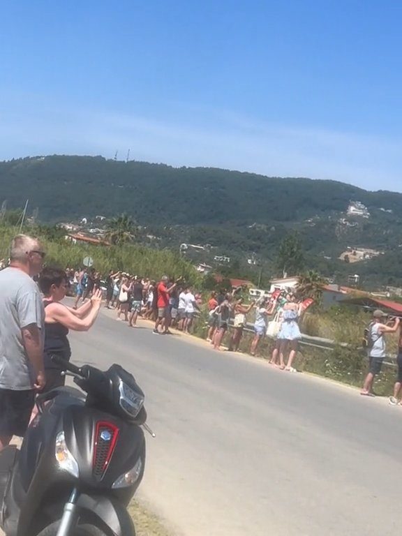 Touristes projetés dans les airs par le moteur de l'avion : ils voulaient des selfies spectaculaires