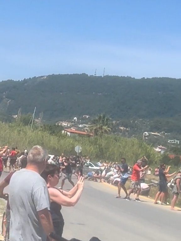 Touristes projetés dans les airs par le moteur de l'avion : ils voulaient des selfies spectaculaires