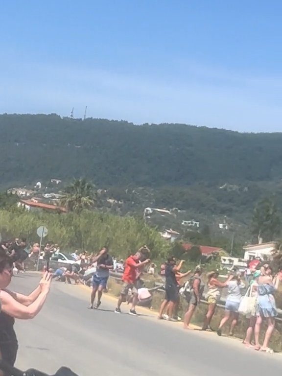 Touristes projetés dans les airs par le moteur de l'avion : ils voulaient des selfies spectaculaires