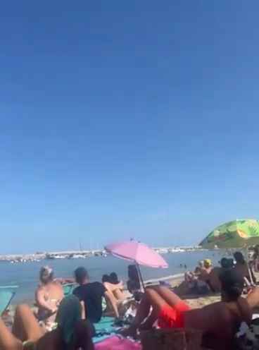 Un avion s'écrase en mer devant des dizaines de personnes : vidéo choquante