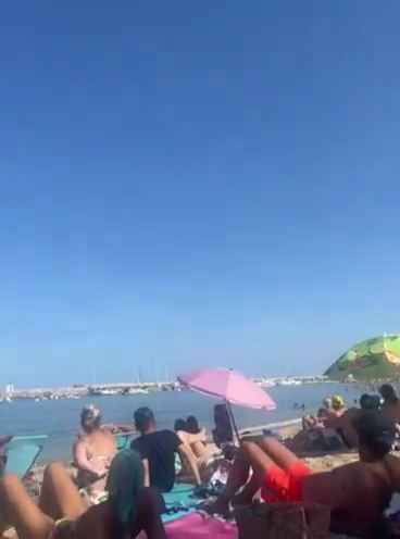 Aereo si schianta in mare davanti a decine di persone: video shock