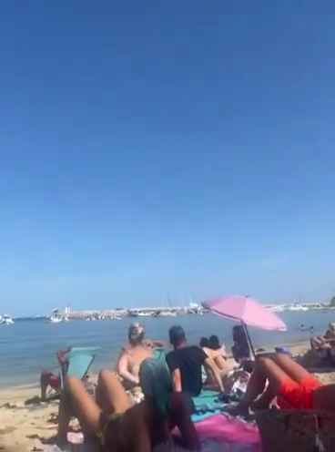 Aereo si schianta in mare davanti a decine di persone: video shock