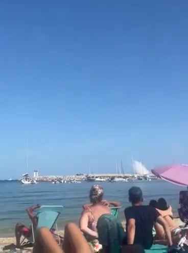 Un avion s'écrase en mer devant des dizaines de personnes : vidéo choquante