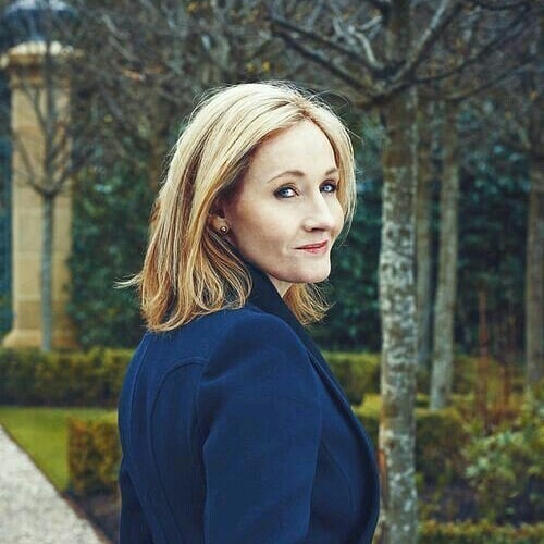 Imane Khelif dénonce Elon Musk et JK Rowling pour cyberintimidation