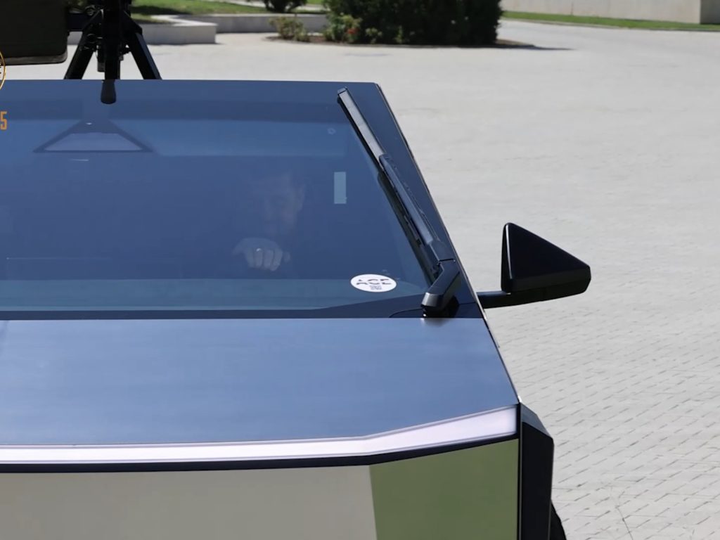 Kadyrov e il Cybertruck Tesla con mitragliatrice: la vera storia del regalo di Musk