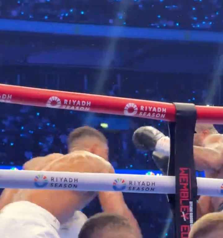 Anthony Joshua et sa langue qui sort avant le KO de Daniel Dubois : les raisons du geste révélées