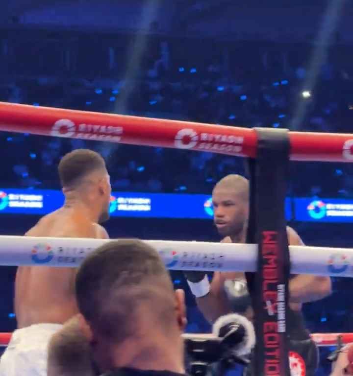 Anthony Joshua et sa langue qui sort avant le KO de Daniel Dubois : les raisons du geste révélées