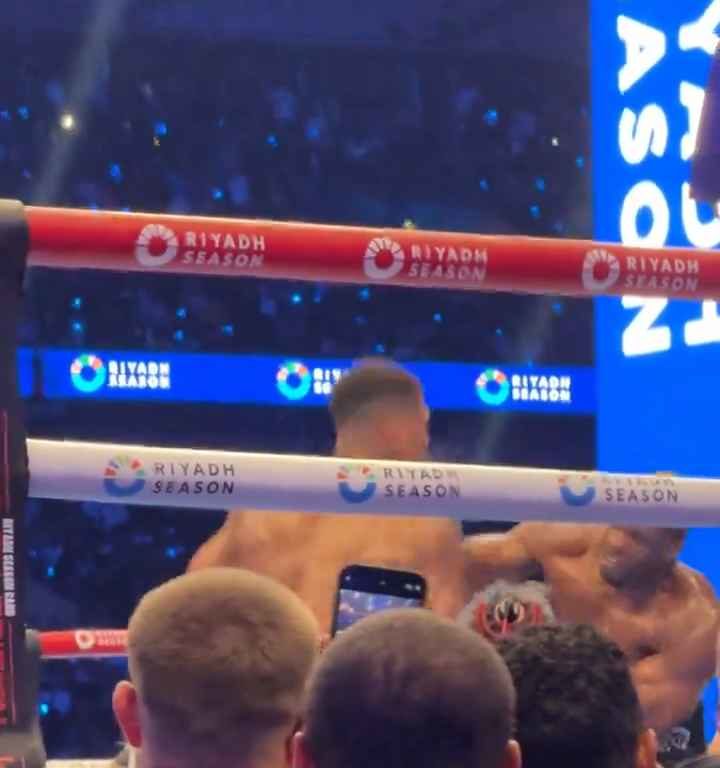 Anthony Joshua et sa langue qui sort avant le KO de Daniel Dubois : les raisons du geste révélées