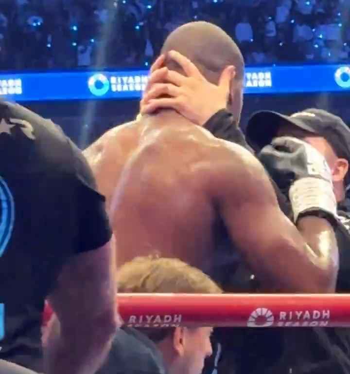 Anthony Joshua et sa langue qui sort avant le KO de Daniel Dubois : les raisons du geste révélées