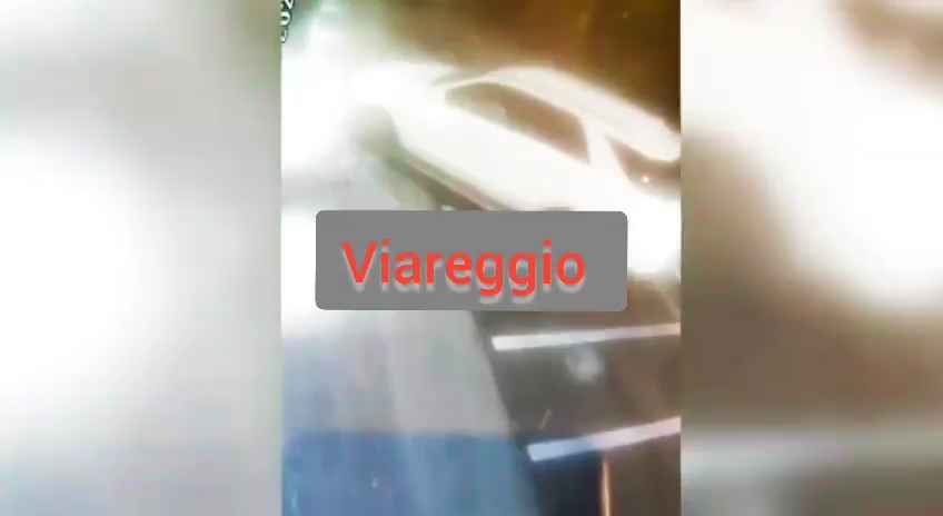 Mujer a la que le robaron el bolso se venga y atropella al ladrón: muerta, impactante video