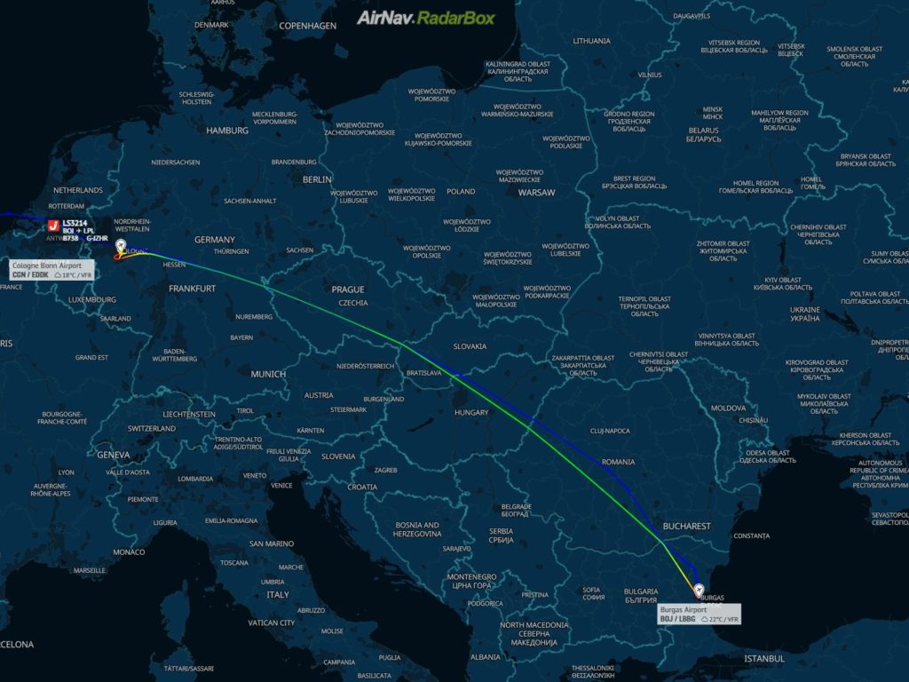 Er stirbt an Bord vor den Augen der anderen Passagiere, das Flugzeug muss landen