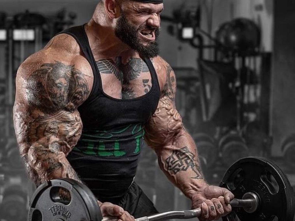 Il "mostro" dei bodybuilder morto a 36 anni: mangiava 100 sushi e 2 kg di carne al giorno