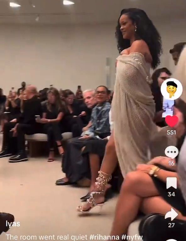 Rihanna ignoriert Naomi Campbell während der Modenschau: virales Video