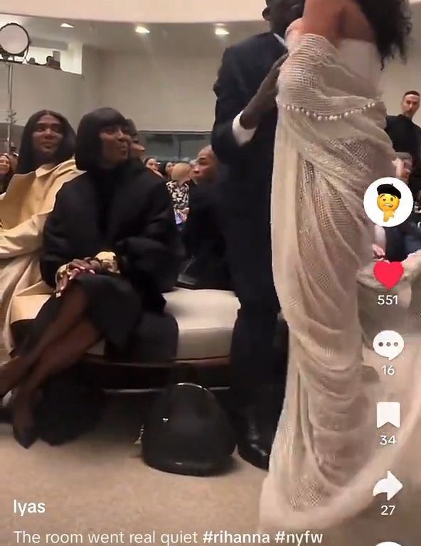 Rihanna ignoriert Naomi Campbell während der Modenschau: virales Video