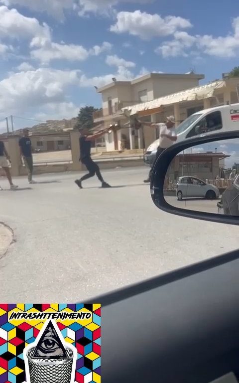 Siracusa, lite in strada per una precedenza a colpi di motosega: video