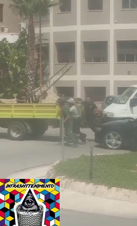 Syrakus, Streit auf der Straße um Vorfahrt mit Kettensägenschlägen: Video