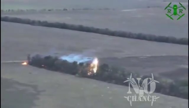 Ucraina, truppe russe carbonizzate col drone lanciafiamme: video shock