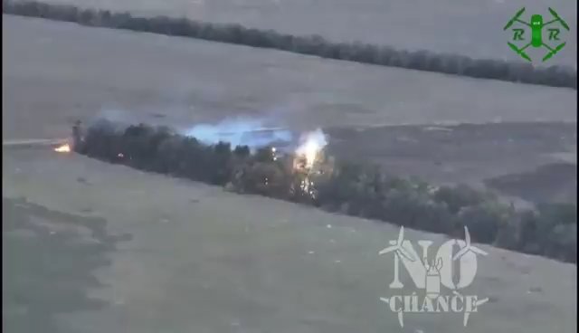 Ucraina, truppe russe carbonizzate col drone lanciafiamme: video shock