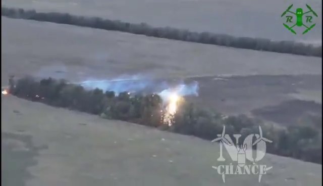 Ucraina, truppe russe carbonizzate col drone lanciafiamme: video shock