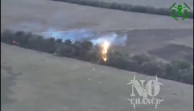 Ucraina, truppe russe carbonizzate col drone lanciafiamme: video shock