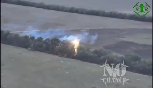 Ucraina, truppe russe carbonizzate col drone lanciafiamme: video shock